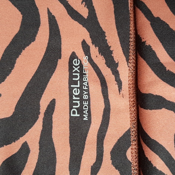 FABLETICS "Pure Lux" Cropped Yoga Pants Tiger Print XL - Picture 7 of 9